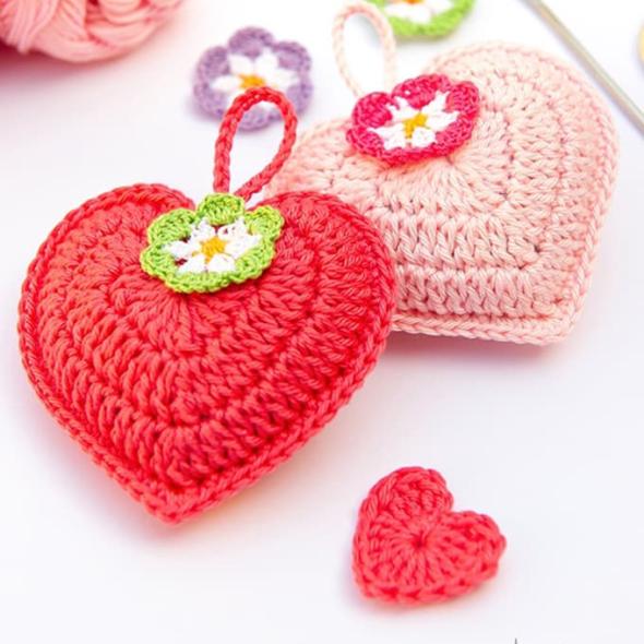 Амигуруми подвеска-сердце крючком