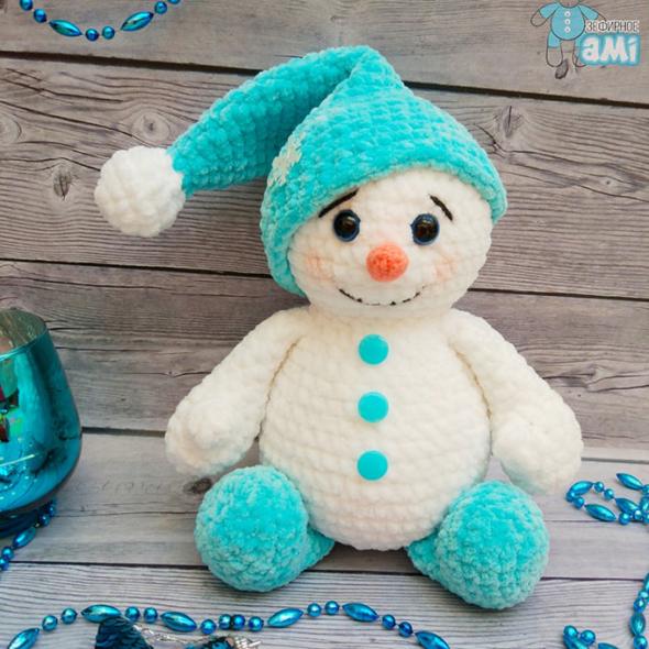 Вязаный плюшевый снеговик крючком