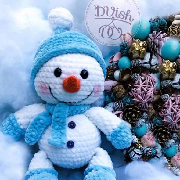 Вязаный снеговик Стёпка крючком