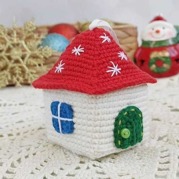 Вязаный сказочный домик крючком