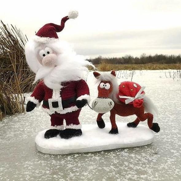 Вязаный Санта-Клаус и конь крючком