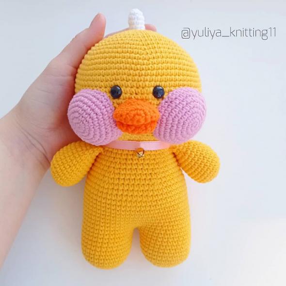Амигуруми уточка Лалафанфан крючком