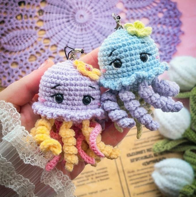 Амигуруми маленькие медузки крючком