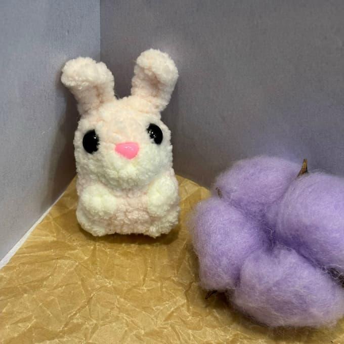 Амигуруми мини зайка крючком